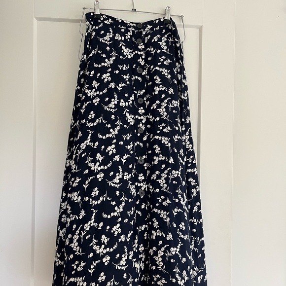 Gap button down floral maxi skirt - Picture 3 of 5